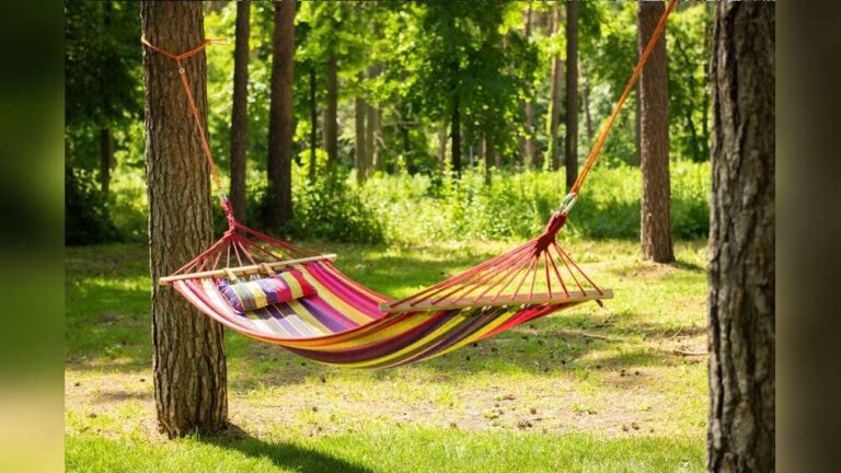 How to Hang a Hammock: Easy Steps for a Relaxing Retreat